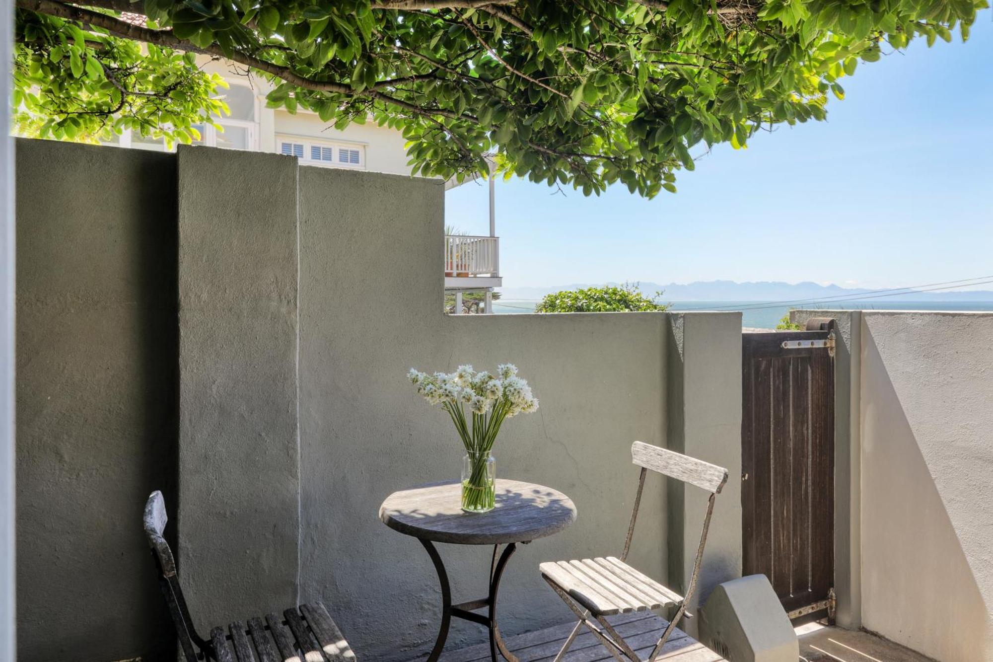 Behr Road Apartment With Sea View Patio Cidade Do Cabo Exterior foto